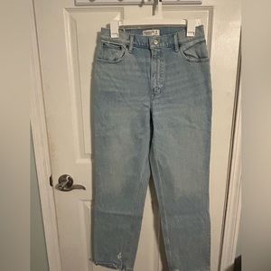 Abercrombie 90s Straight Ultra High Rise Jeans- Size 28